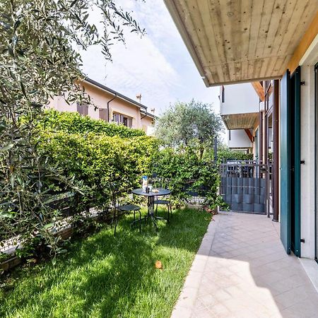 Bluemoon -Luminoso Apt Con Piscina Lazise Exterior photo
