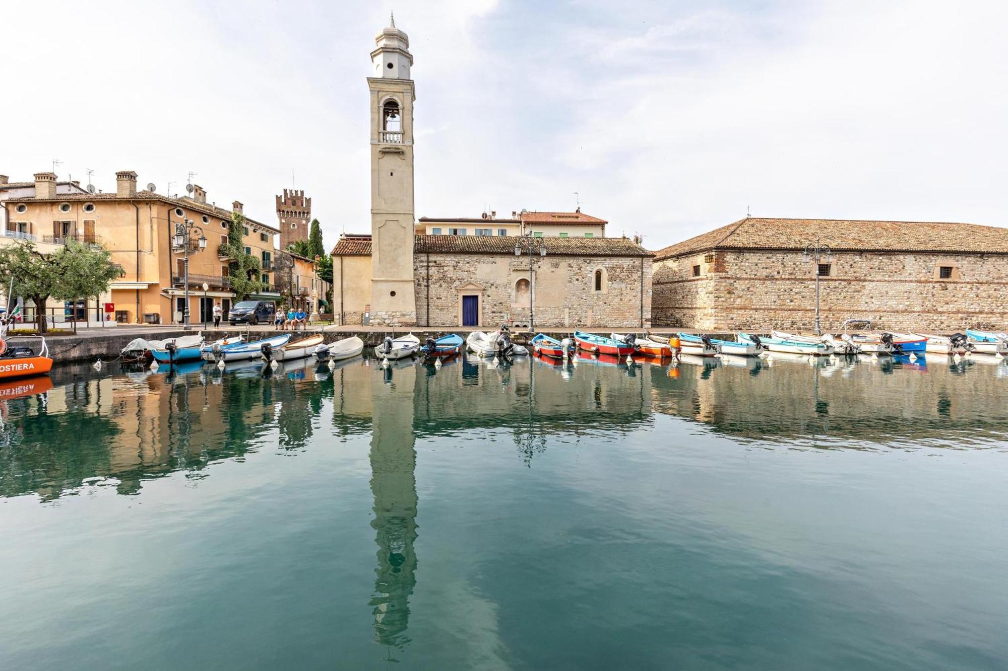 Bluemoon -Luminoso Apt Con Piscina Lazise Exterior photo
