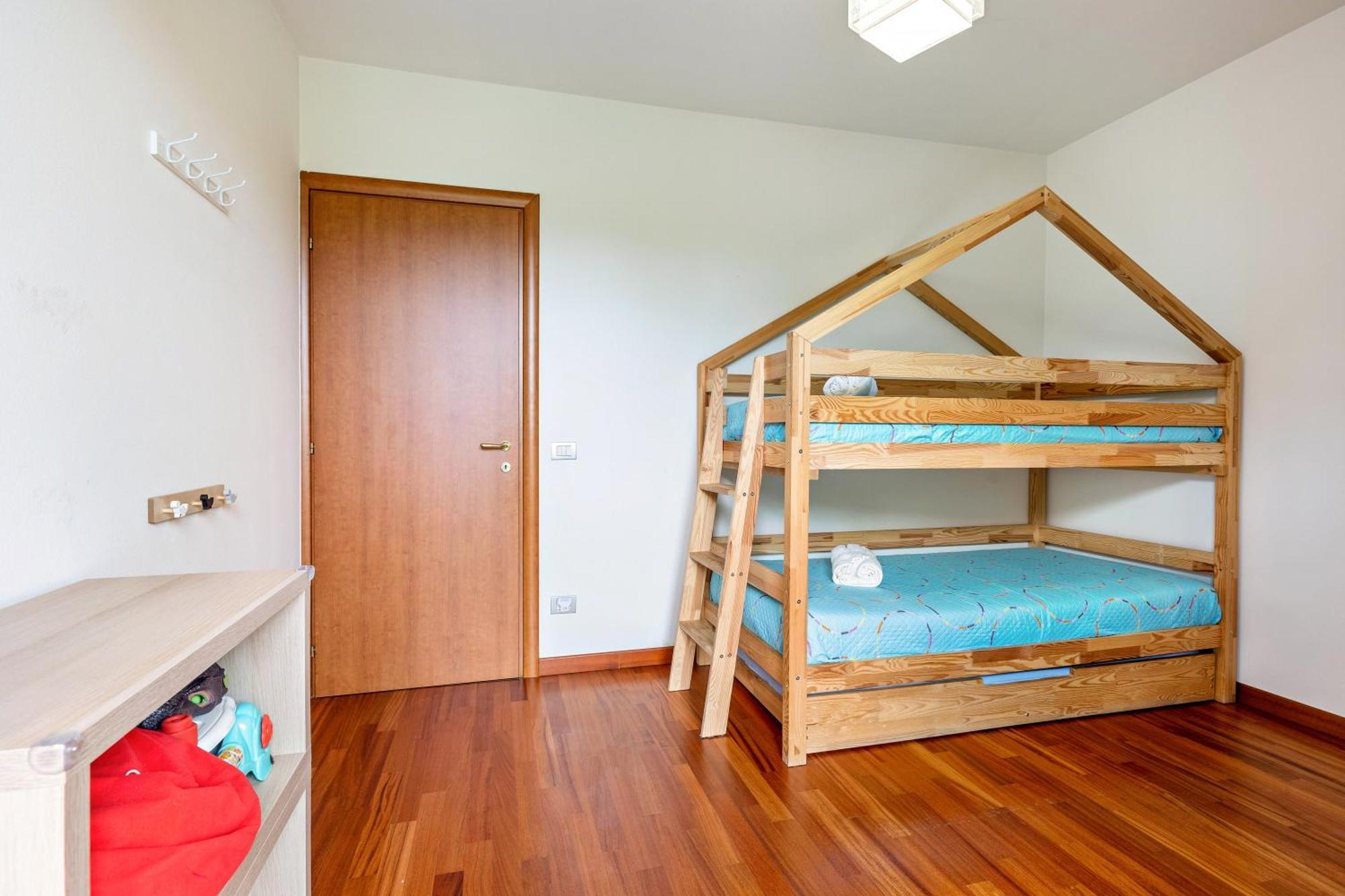 Bluemoon -Luminoso Apt Con Piscina Lazise Exterior photo