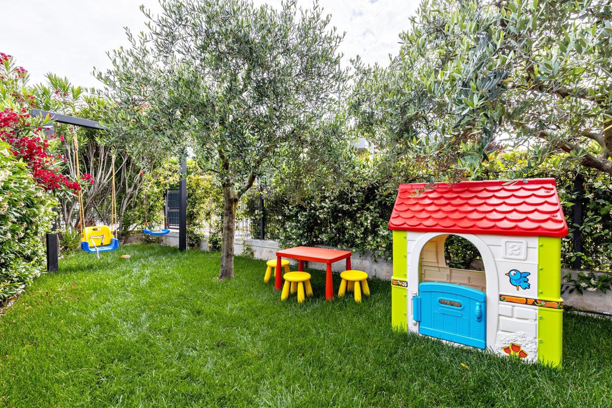Bluemoon -Luminoso Apt Con Piscina Lazise Exterior photo